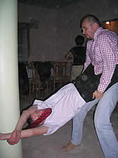 ...a pami�tacie jak na imprezie Kaczor przydzwoni� Marasem w s�up??!!!??